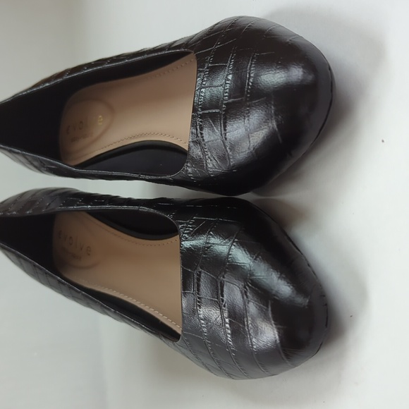 Easy Spirit Evolve Robin Crocodile Print Chunky Block Pump 10M Black - Picture 8 of 16